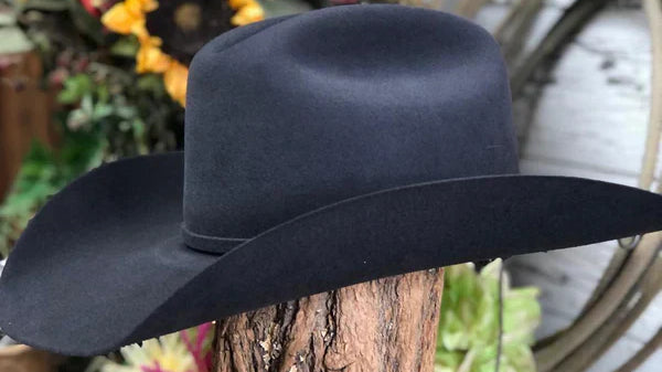 Discover the Many Shapes of Western Hats at Henderson’s Western Store 🤠