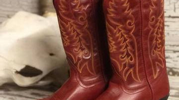 Holy Moly...Justin won the first pair!!