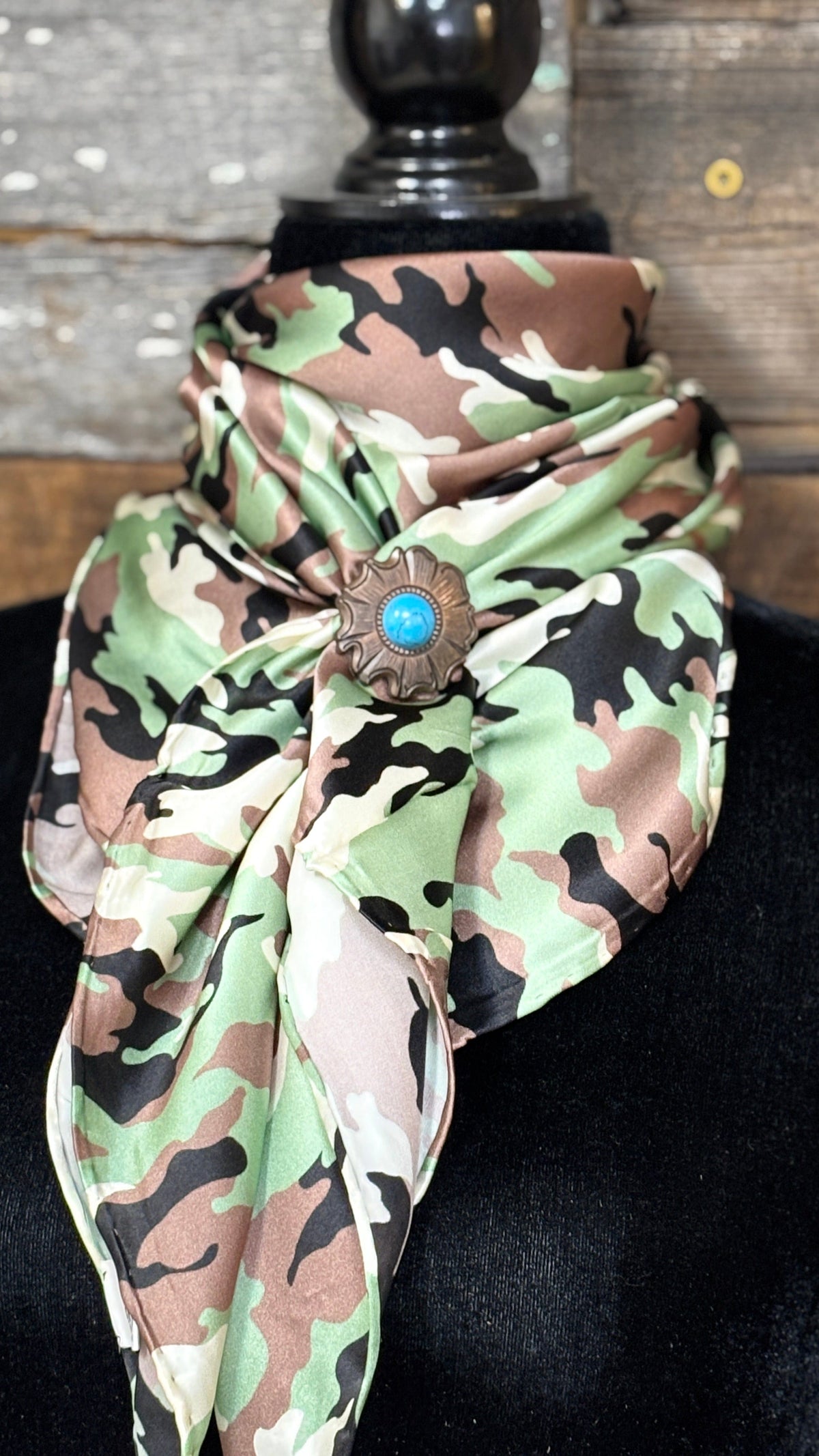 M & F WESTERN scarfs