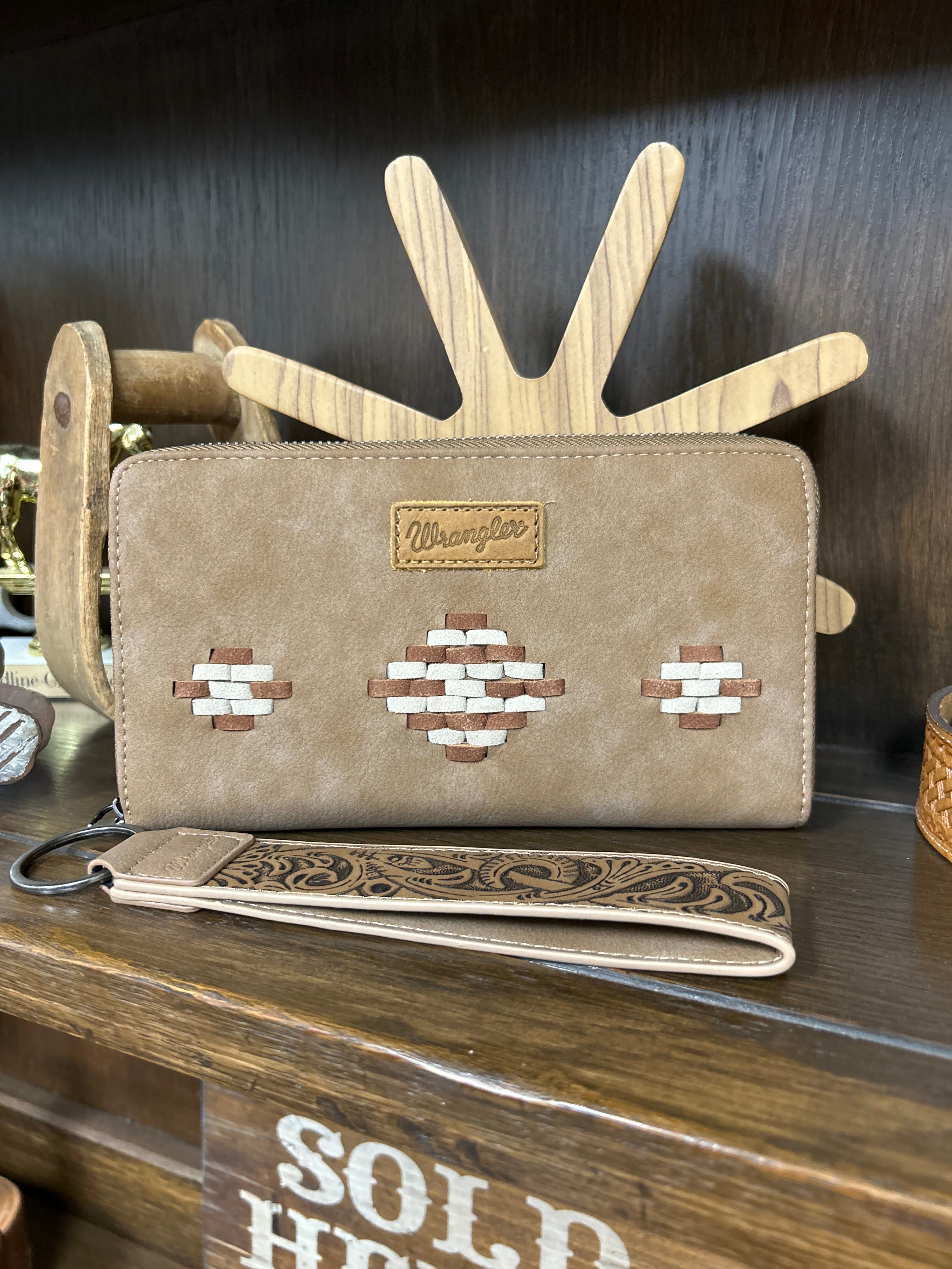 Wrangler Aztec Woven Wallet W/Wristlet - Henderson's Western Store