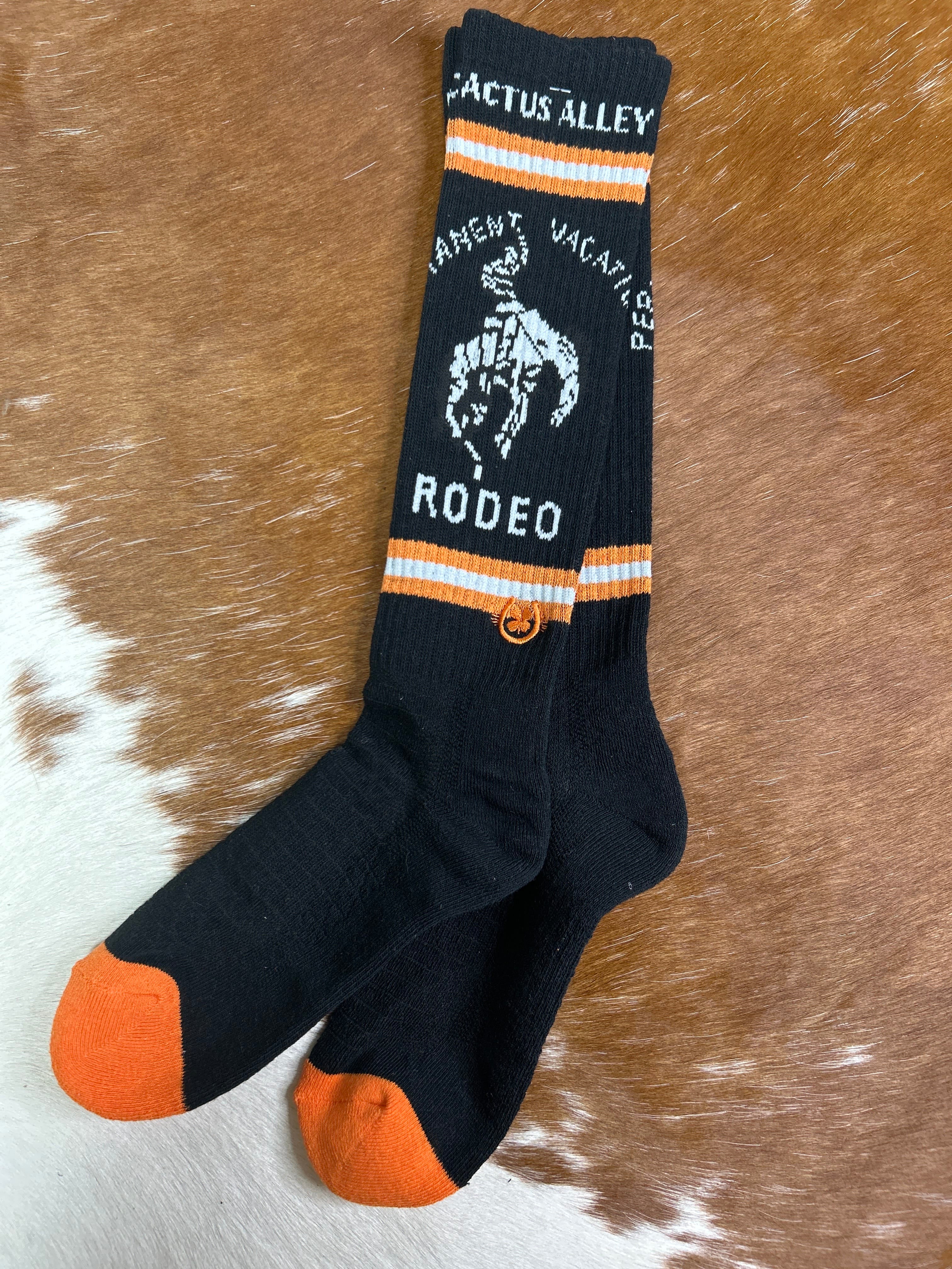 Lucky Chuck Socks ~ Cactus Alley-Correctional Vaca - Henderson's Western Store