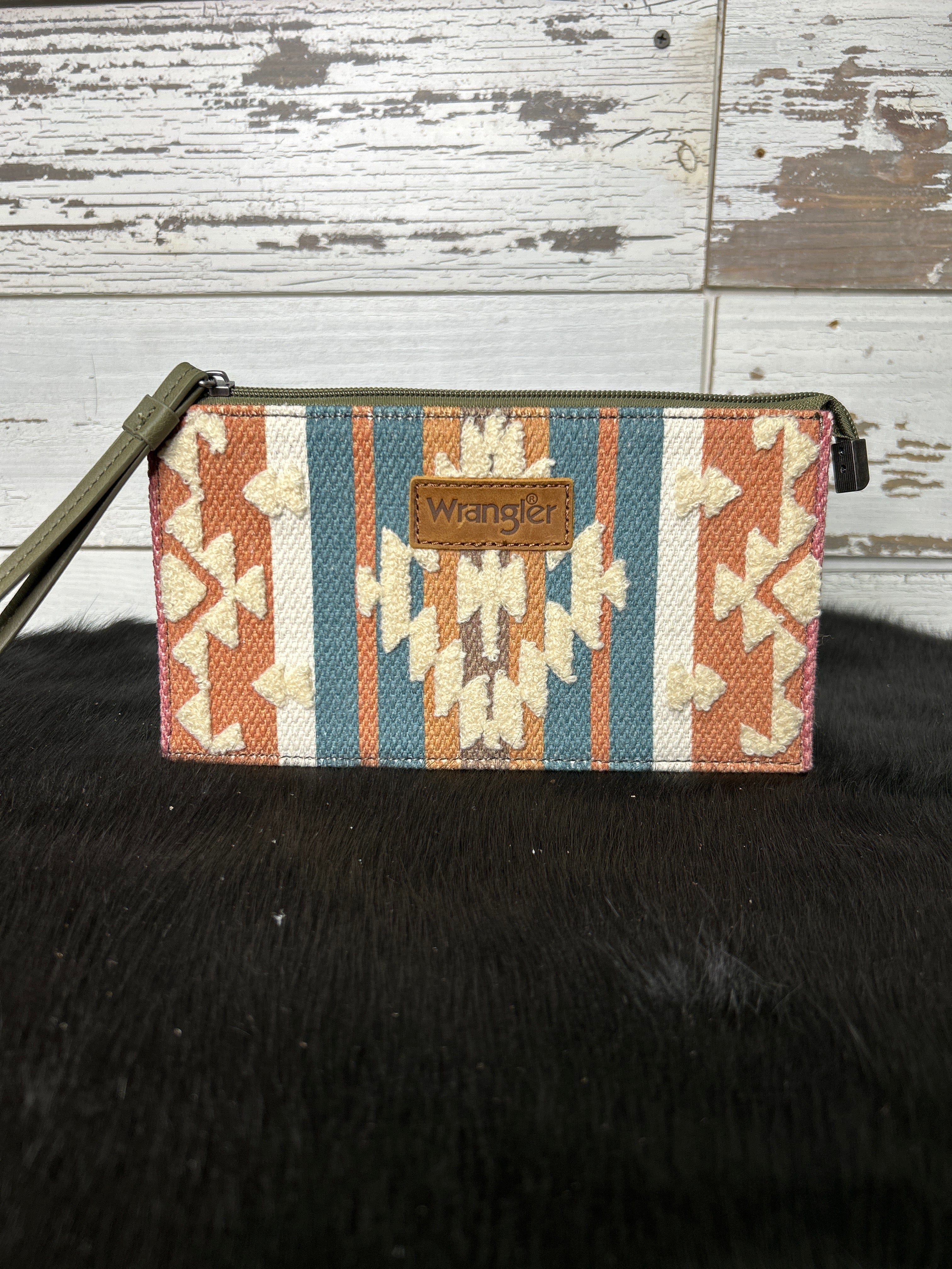 Wrangler Sherpa Aztec Canvas Clutch - Green - Henderson's Western Store