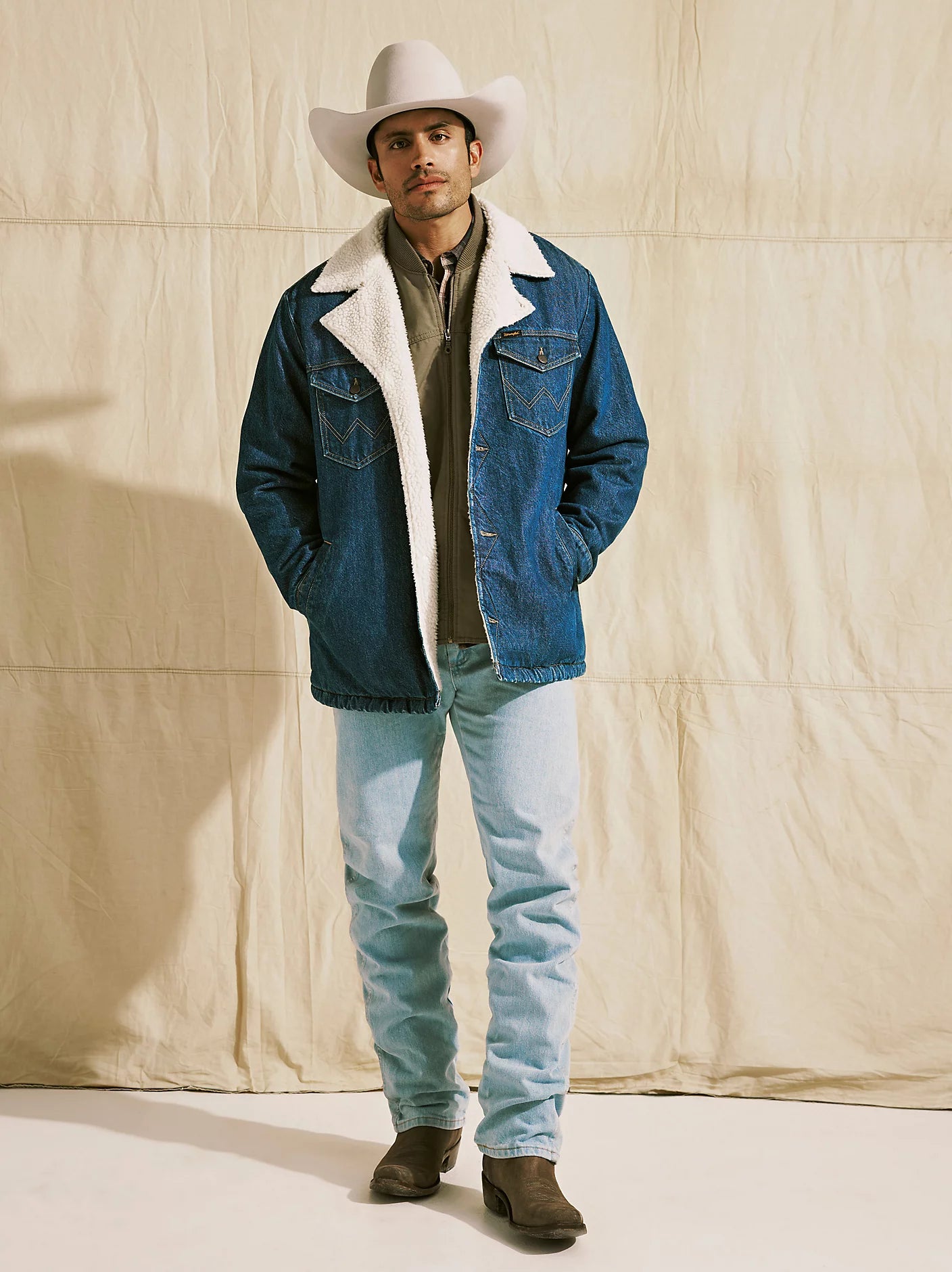 Wrangler® Cowboy Cut® Jeans ~ Bleach - Henderson's Western Store