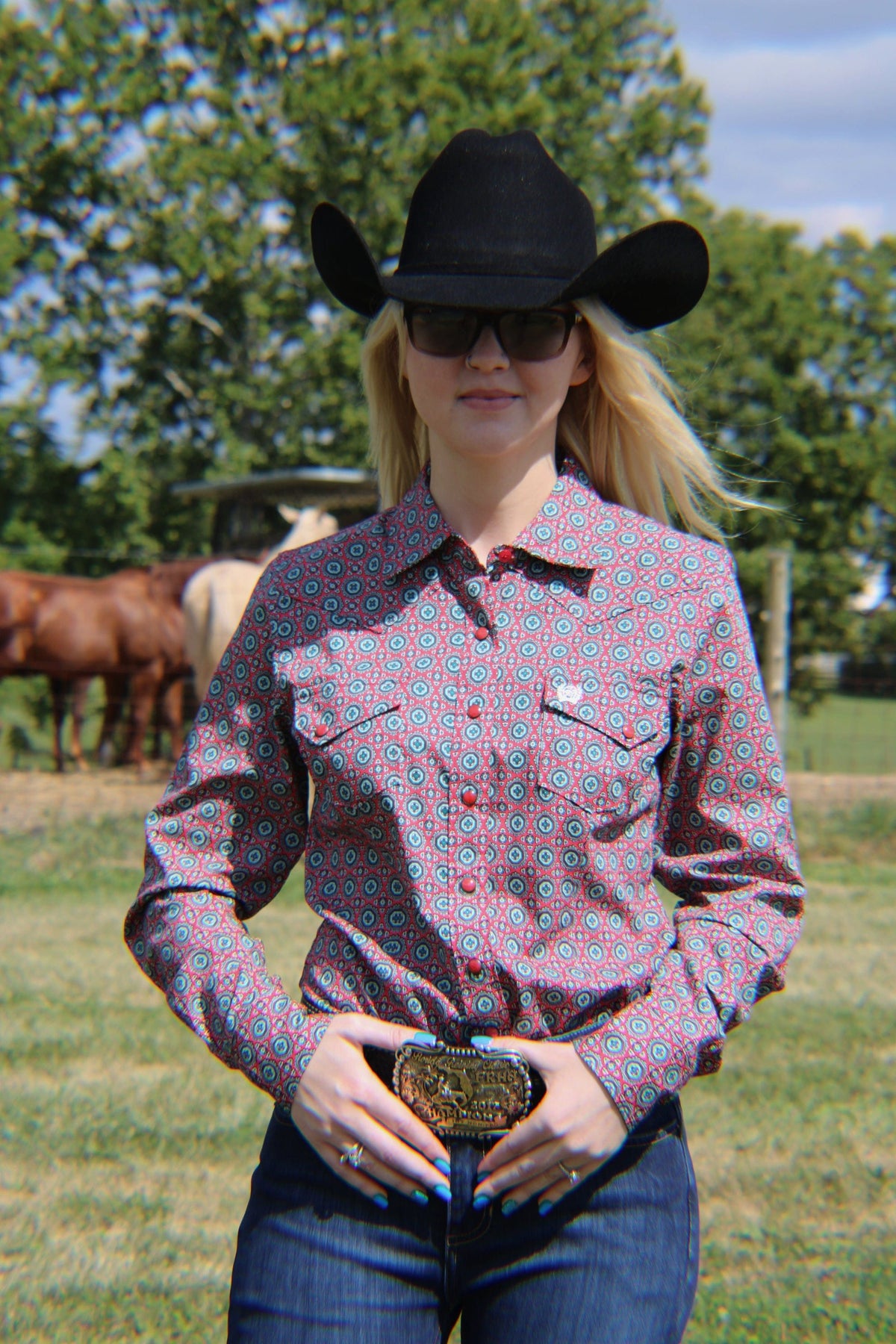 Cinch Women's Tops