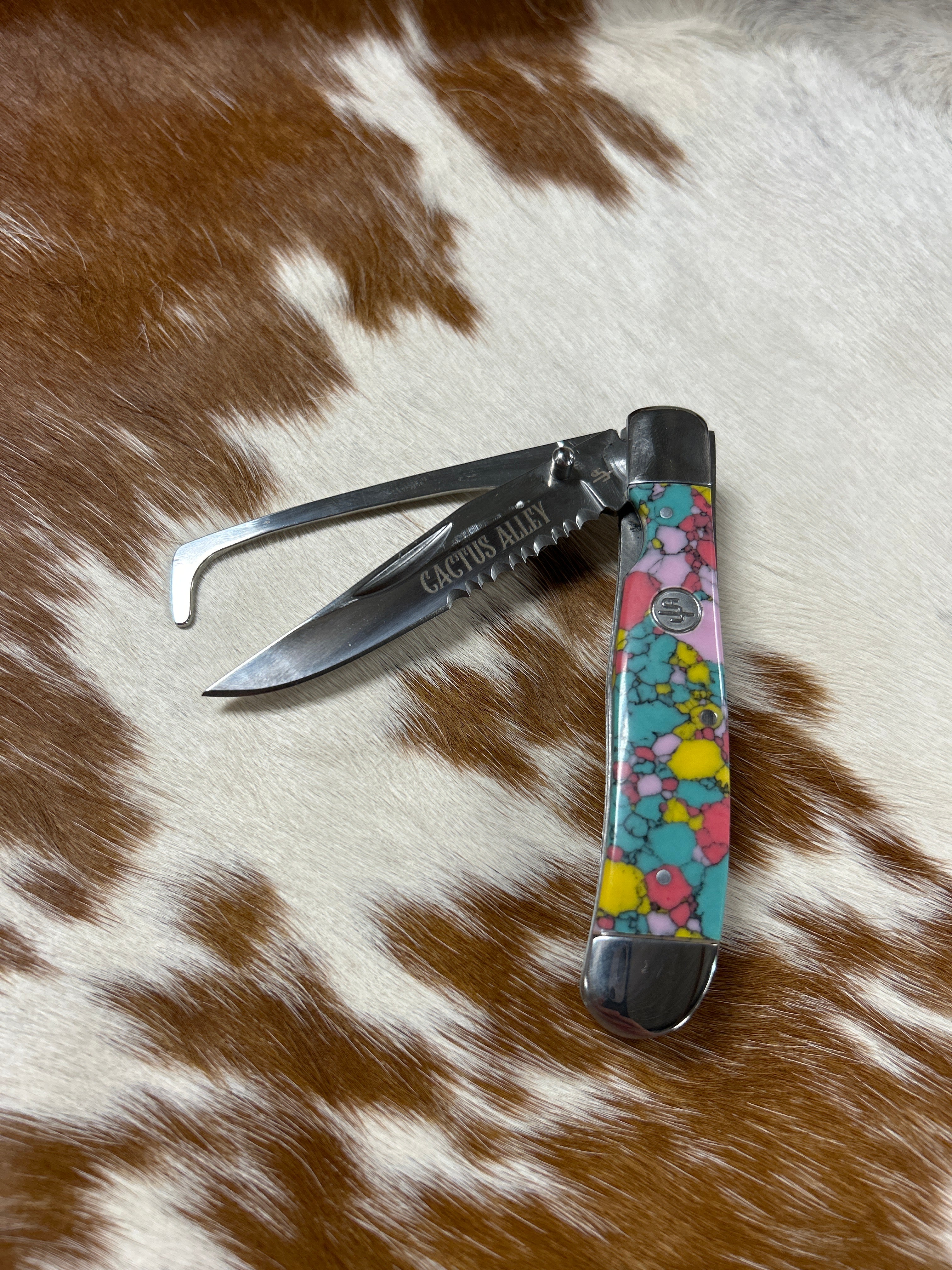 Cactus Alley Knife ~ Hoof Pick ~ Fiesta - Henderson's Western Store