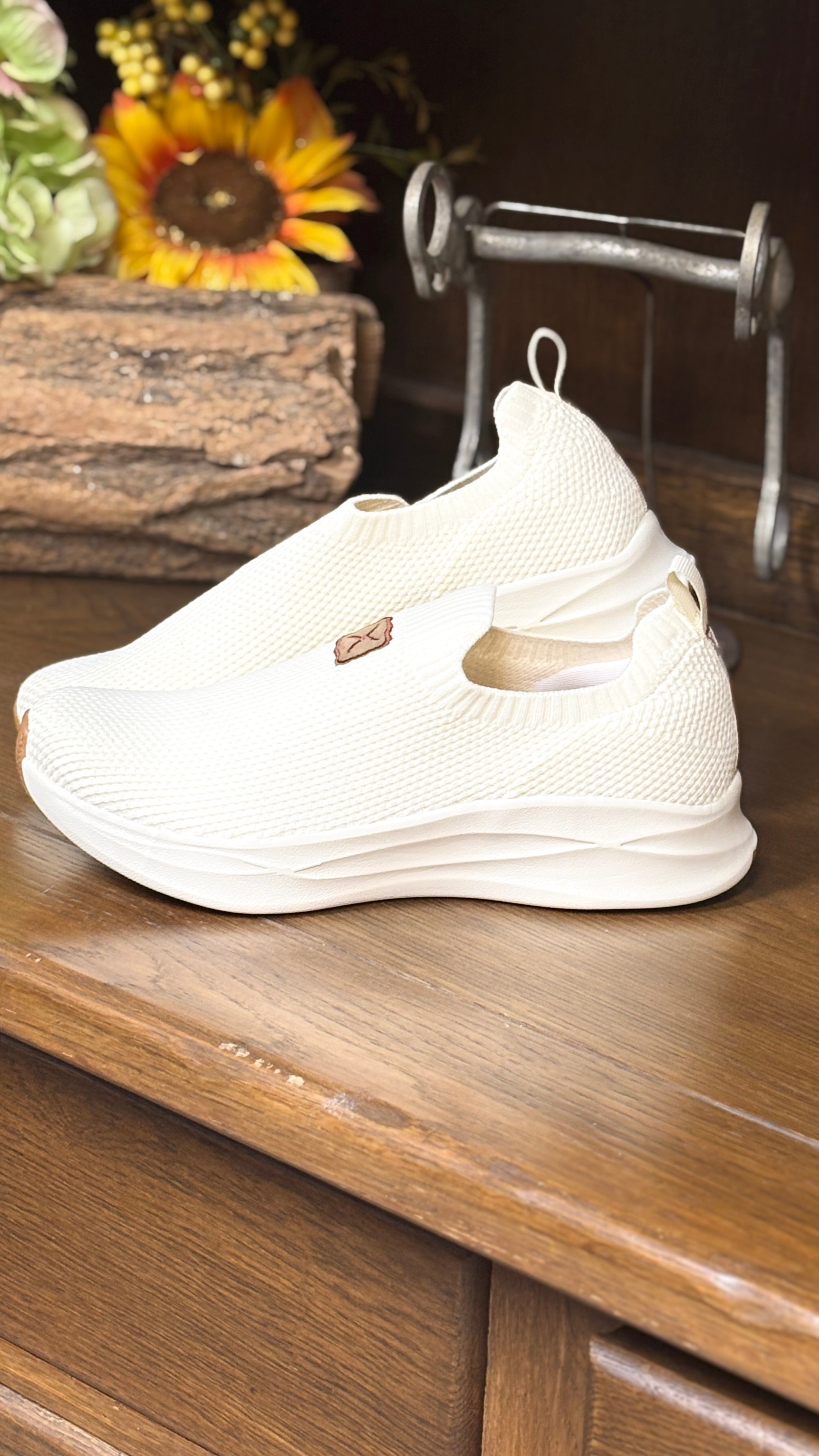 Feather X Casual Shoe by Twisted X ~ Ivory - Henderson's Western Store